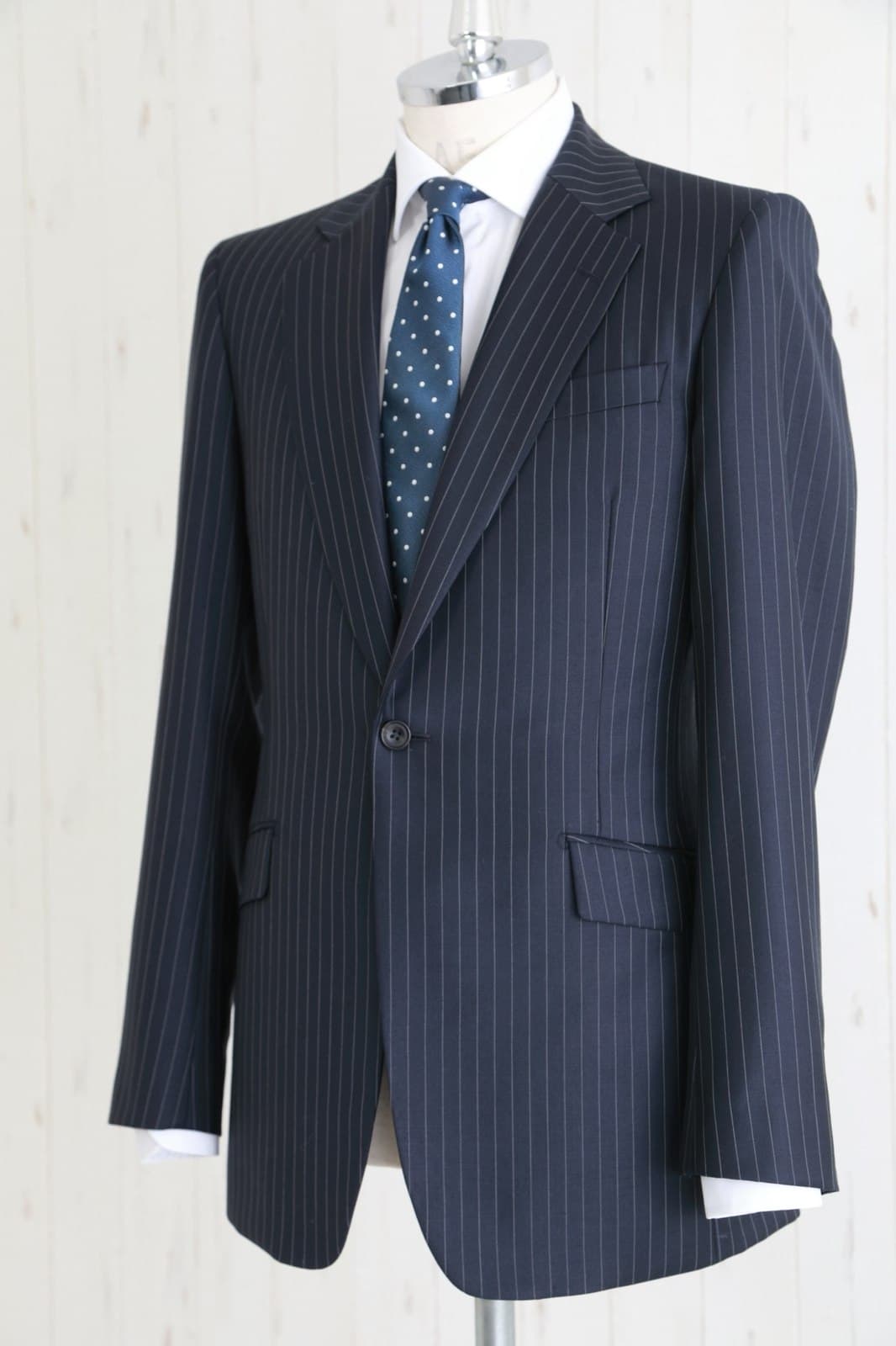 Navy Pinstripe のオーダースーツ